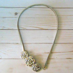 Vintage 1970s Silver Tone Metal Thin Stretch Belt with Rose Buckle